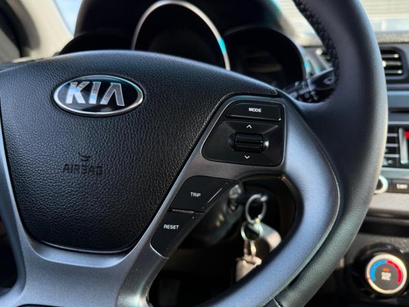 Kia Rio III Рестайлинг с пробегом 2016 года, цена 930 000 рублей, 138220 км, седан, Автокод Объявления