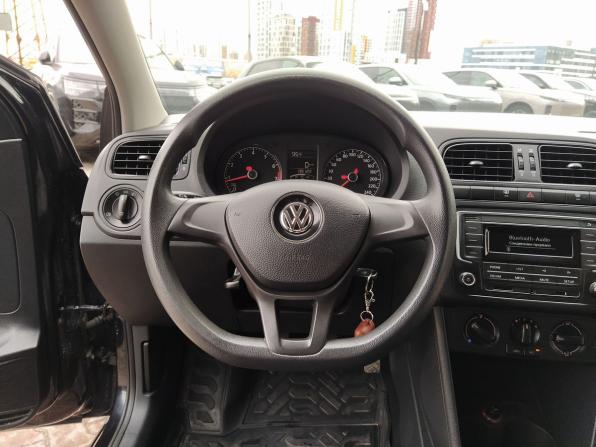 Volkswagen Polo V Рестайлинг с пробегом 2016 года, цена 1 099 000 рублей, 77189 км, седан, Автокод Объявления