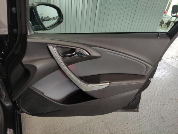 Opel Astra J Рестайлинг с пробегом 2013 года, цена 757 000 рублей, 183636 км, седан, Автокод Объявления