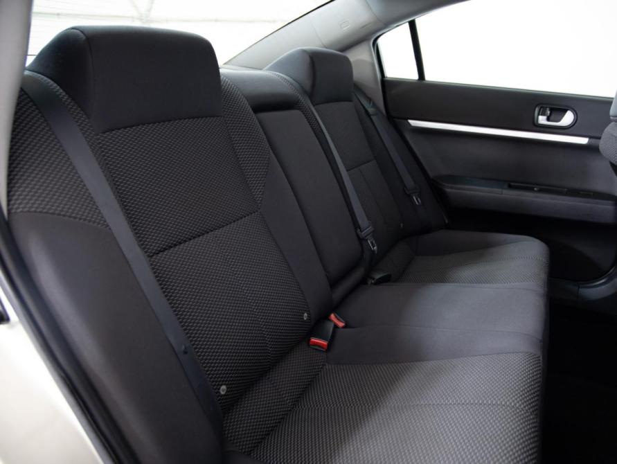 Mitsubishi Galant IX Рестайлинг Санкт-Петербург  - изображение 12