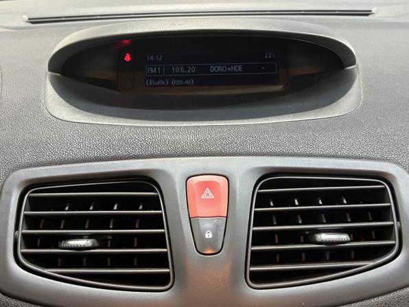 Renault Fluence I Рестайлинг с пробегом 2014 года, цена 935 000 рублей, 122497 км, седан, Автокод Объявления