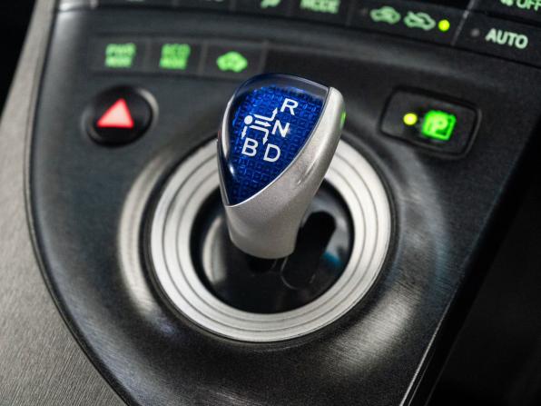 Toyota Prius III (XW30) с пробегом 2011 года, цена 900 000 рублей, 281102 км, лифтбек, Автокод Объявления