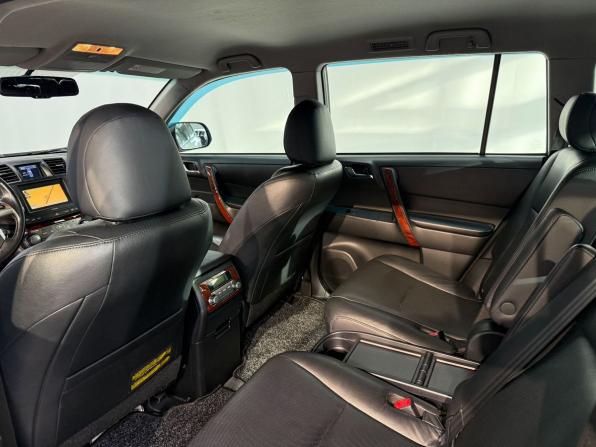 Toyota Highlander II (XU40) Рестайлинг с пробегом 2010 года, цена 2 250 000 рублей, 211876 км, внедорожник, Автокод Объявления