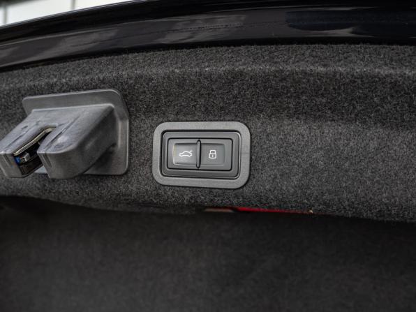 Audi A6 V (C8) с пробегом 2021 года, цена 4 205 000 рублей, 81011 км, седан, Автокод Объявления