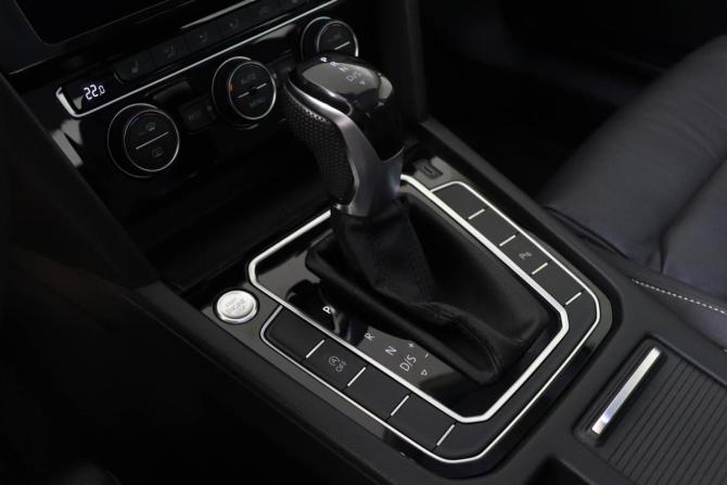 Volkswagen Passat B8 с пробегом 2019 года, цена 2 065 200 рублей, 178750 км, седан, Автокод Объявления