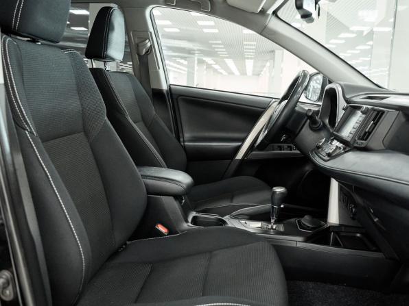 Toyota RAV4 IV (XA40) Рестайлинг с пробегом 2018 года, цена 2 408 000 рублей, 116631 км, внедорожник, Автокод Объявления