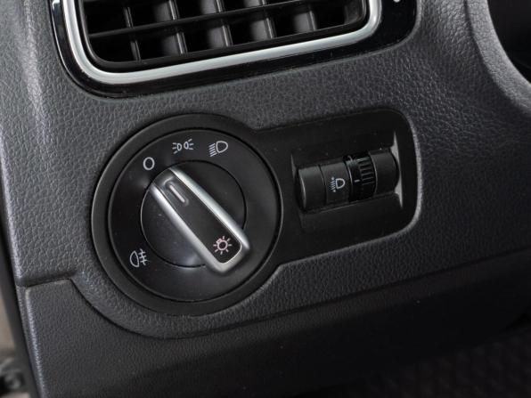 Volkswagen Polo V Рестайлинг с пробегом 2017 года, цена 1 069 000 рублей, 188343 км, седан, Автокод Объявления