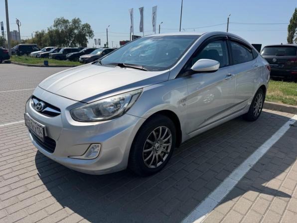 Hyundai Solaris I с пробегом 2012 года, цена 850 000 рублей, 182155 км, седан, Автокод Объявления