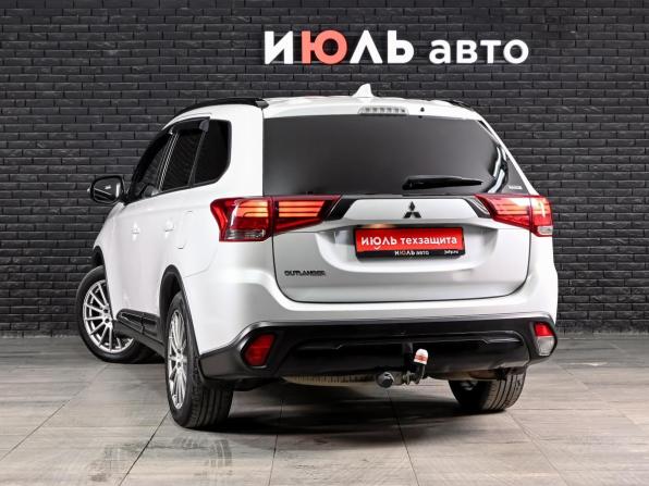 Mitsubishi Outlander III Рестайлинг 3 с пробегом 2020 года, цена 2 380 000 рублей, 119610 км, внедорожник, Автокод Объявления
