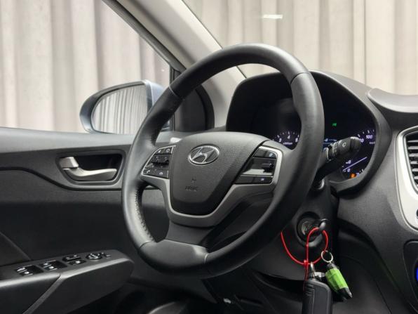 Hyundai Solaris II с пробегом 2017 года, цена 1 099 000 рублей, 134137 км, седан, Автокод Объявления