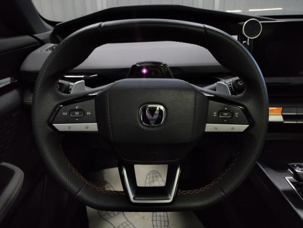 Changan UNI-V I с пробегом 2023 года, цена 2 418 000 рублей, 23213 км, лифтбек, Автокод Объявления