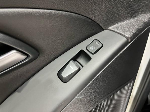 Hyundai ix35 I Рестайлинг с пробегом 2014 года, цена 1 220 000 рублей, 111878 км, внедорожник, Автокод Объявления