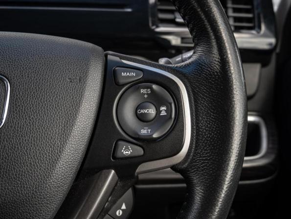 Honda Stepwgn V с пробегом 2016 года, цена 2 170 000 рублей, 96221 км, минивэн, Автокод Объявления