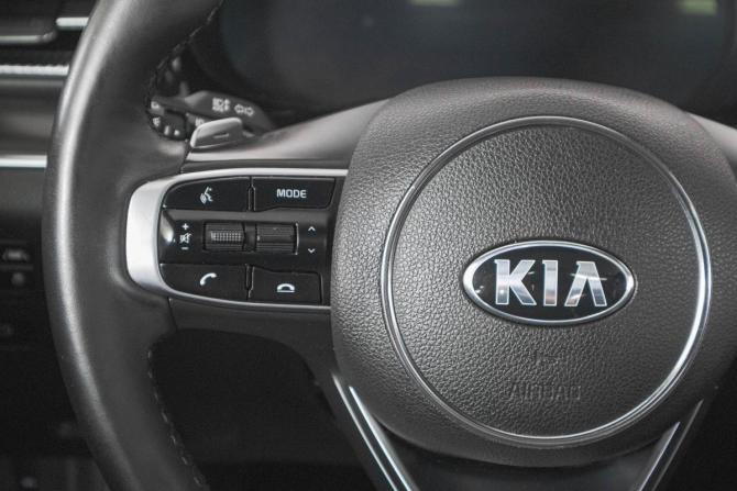 Kia K5 III с пробегом 2021 года, цена 3 079 000 рублей, 69000 км, седан, Автокод Объявления