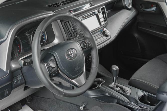 Toyota RAV4 IV (XA40) Рестайлинг с пробегом 2016 года, цена 2 299 000 рублей, 150000 км, внедорожник, Автокод Объявления
