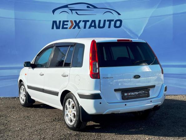 Ford Fusion I Рестайлинг с пробегом 2008 года, цена 433 600 рублей, 218000 км, хэтчбек, Автокод Объявления