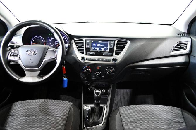 Hyundai Solaris II Рестайлинг с пробегом 2021 года, цена 1 399 000 рублей, 115000 км, седан, Автокод Объявления
