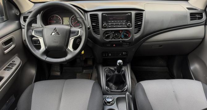Mitsubishi L200 V с пробегом 2017 года, цена 2 100 000 рублей, 125569 км, offers.body_type.unknown, Автокод Объявления