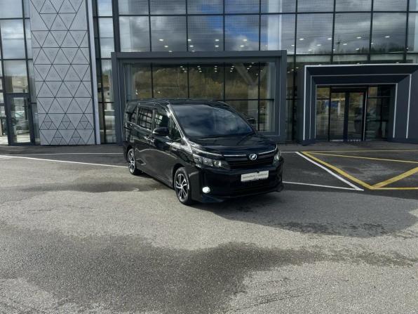 Toyota Voxy III (R80) с пробегом 2015 года, цена 1 785 000 рублей, 152470 км, минивэн, Автокод Объявления