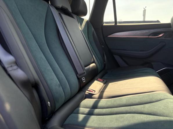 Geely Monjaro I с пробегом 2024 года, цена 3 295 000 рублей, 52391 км, внедорожник, Автокод Объявления