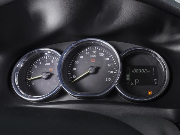 Renault Sandero II Рестайлинг с пробегом 2019 года, цена 1 195 000 рублей, 100982 км, хэтчбек, Автокод Объявления
