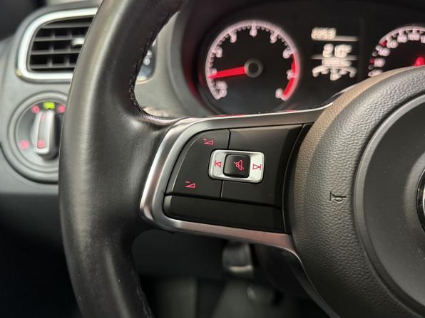 Volkswagen Polo V Рестайлинг с пробегом 2020 года, цена 1 250 000 рублей, 132882 км, седан, Автокод Объявления