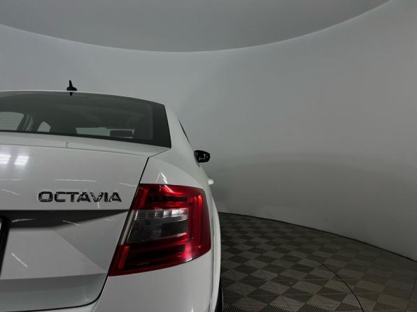 Skoda Octavia III (A7) Рестайлинг с пробегом 2018 года, цена 1 599 000 рублей, 117000 км, лифтбек, Автокод Объявления