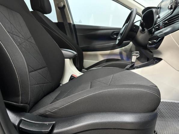 Hyundai Bayon I с пробегом 2023 года, цена 2 149 000 рублей, 13103 км, внедорожник, Автокод Объявления