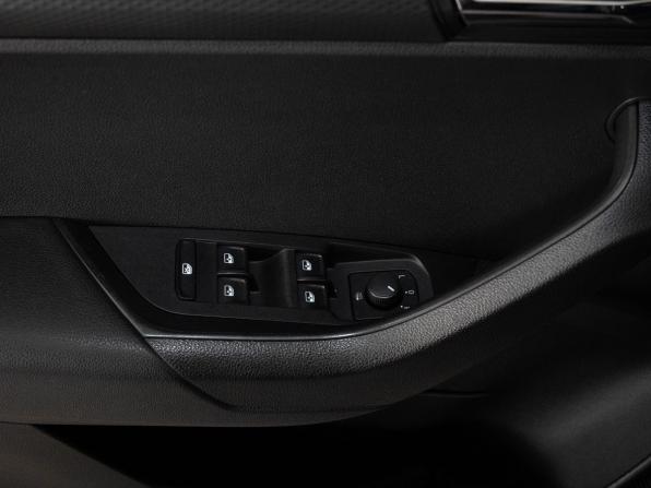 Skoda Karoq I с пробегом 2021 года, цена 2 492 000 рублей, 52665 км, внедорожник, Автокод Объявления