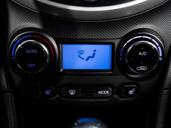 Hyundai Solaris I с пробегом 2014 года, цена 950 500 рублей, 98002 км, хэтчбек, Автокод Объявления