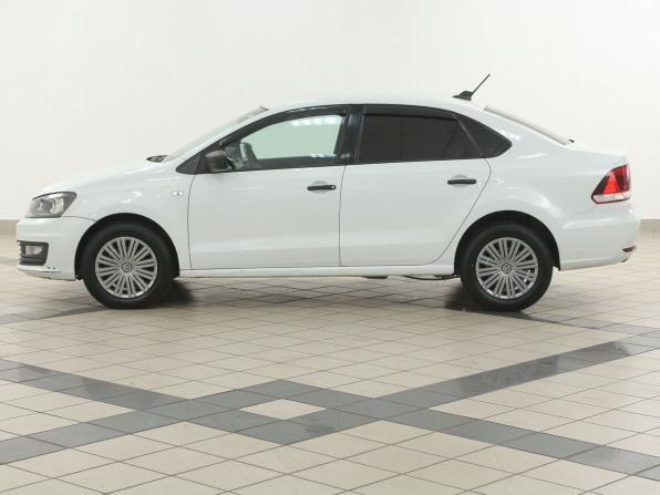 Volkswagen Polo V Рестайлинг с пробегом 2017 года, цена 979 000 рублей, 157000 км, седан, Автокод Объявления