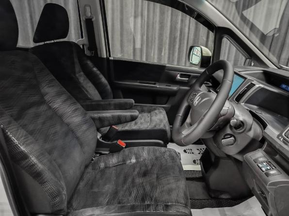 Honda Stepwgn IV Рестайлинг с пробегом 2012 года, цена 1 300 000 рублей, 202000 км, минивэн, Автокод Объявления