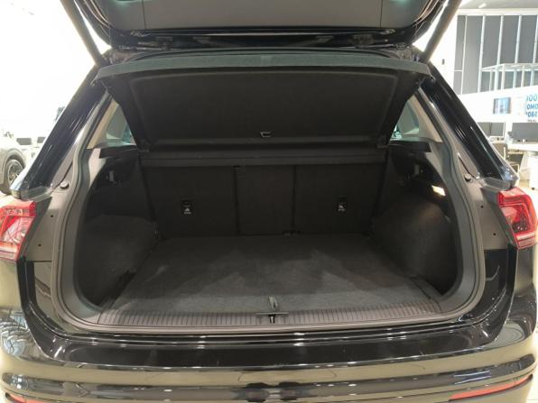 Volkswagen Tiguan II с пробегом 2019 года, цена 2 799 000 рублей, 148000 км, внедорожник, Автокод Объявления