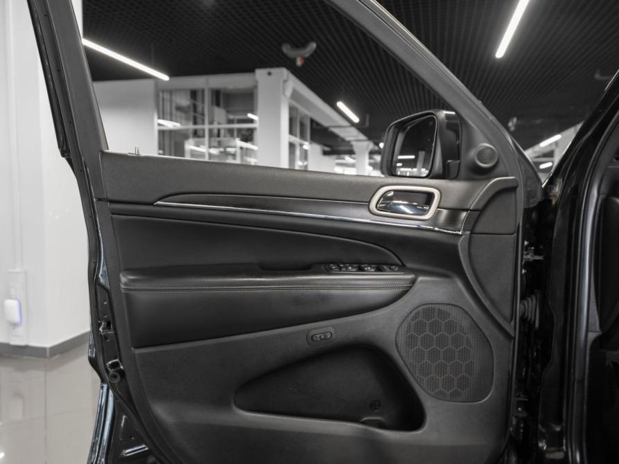Jeep Grand Cherokee IV (WK2) Рестайлинг Москва  - изображение 18