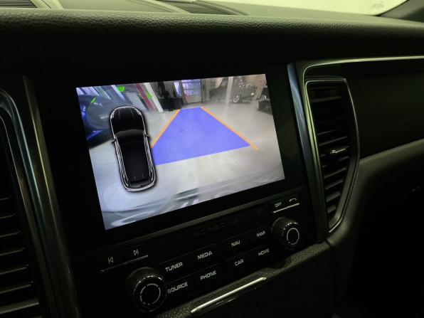 Porsche Macan I Рестайлинг с пробегом 2018 года, цена 3 329 900 рублей, 158000 км, внедорожник, Автокод Объявления