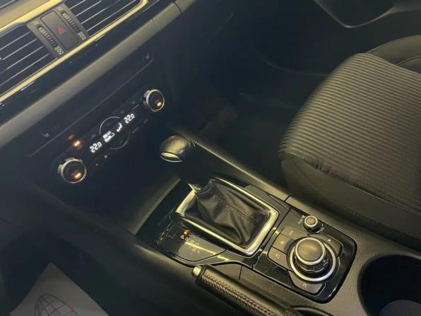 Mazda 3 III (BM) с пробегом 2015 года, цена 1 280 000 рублей, 135000 км, седан, Автокод Объявления