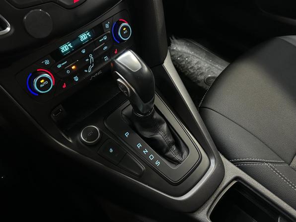 Ford Focus III Рестайлинг с пробегом 2017 года, цена 990 000 рублей, 125450 км, хэтчбек, Автокод Объявления