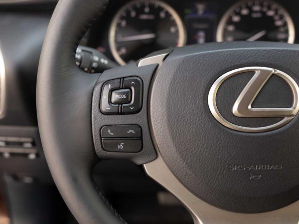 Lexus NX I с пробегом 2016 года, цена 2 600 000 рублей, 140920 км, внедорожник, Автокод Объявления