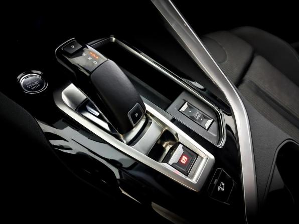 Peugeot 3008 II Рестайлинг с пробегом 2021 года, цена 2 320 000 рублей, 77341 км, внедорожник, Автокод Объявления