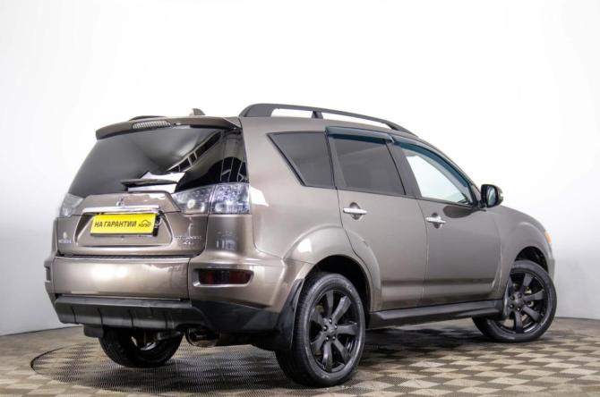 Mitsubishi Outlander II Рестайлинг с пробегом 2010 года, цена 1 099 000 рублей, 261530 км, внедорожник, Автокод Объявления