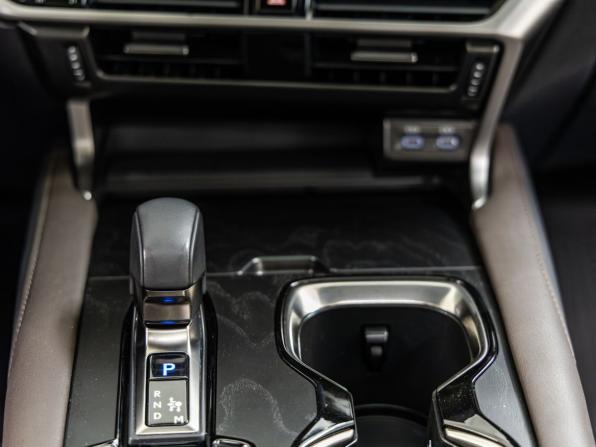 Lexus RX V с пробегом 2023 года, цена 7 598 000 рублей, 13688 км, внедорожник, Автокод Объявления