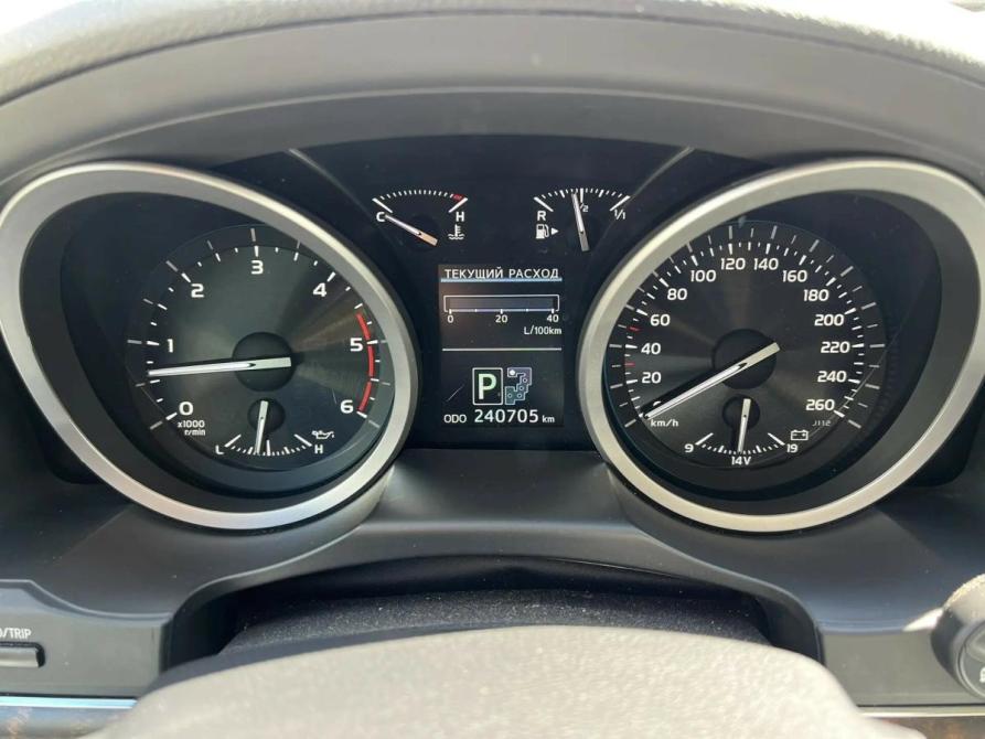 Toyota Land Cruiser 200 Series Рестайлинг 1 Санкт-Петербург  - изображение 12