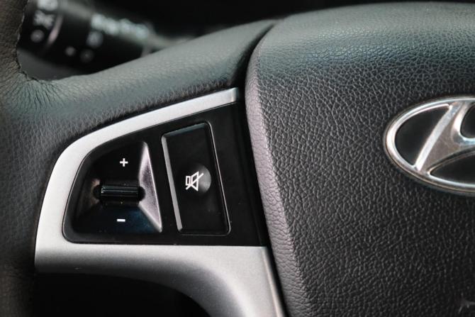 Hyundai Solaris I с пробегом 2012 года, цена 919 000 рублей, 83000 км, седан, Автокод Объявления