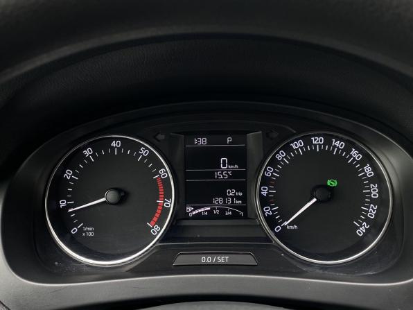 Skoda Rapid I с пробегом 2016 года, цена 939 000 рублей, 128129 км, лифтбек, Автокод Объявления