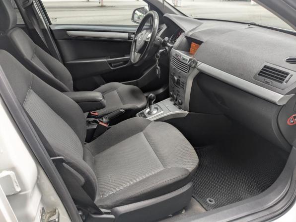 Opel Astra H Рестайлинг с пробегом 2011 года, цена 579 900 рублей, 261000 км, хэтчбек, Автокод Объявления