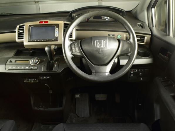 Honda Freed I Рестайлинг с пробегом 2013 года, цена 1 059 995 рублей, 168594 км, компактвэн, Автокод Объявления