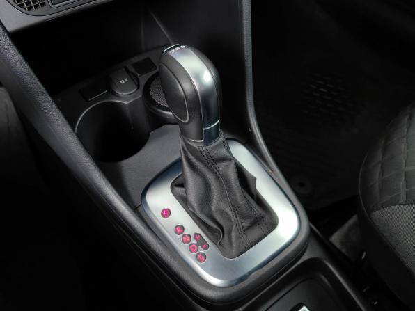 Volkswagen Polo V Рестайлинг с пробегом 2018 года, цена 1 275 000 рублей, 85339 км, седан, Автокод Объявления