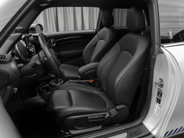 Mini Hatch III (F55/F56) Рестайлинг 2 с пробегом 2022 года, цена 3 890 000 рублей, 17160 км, хэтчбек, Автокод Объявления