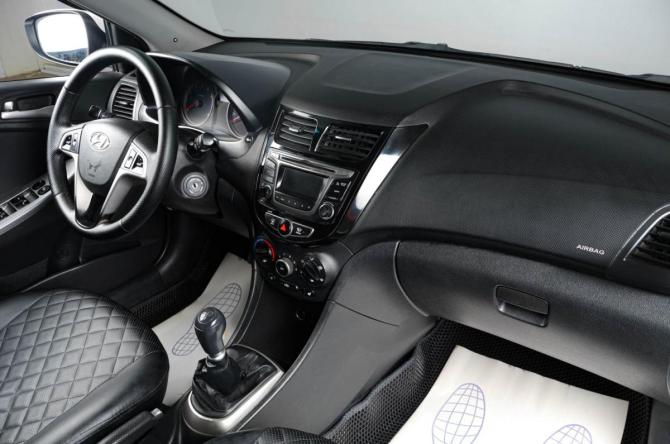 Hyundai Solaris I Рестайлинг с пробегом 2015 года, цена 789 000 рублей, 209000 км, седан, Автокод Объявления