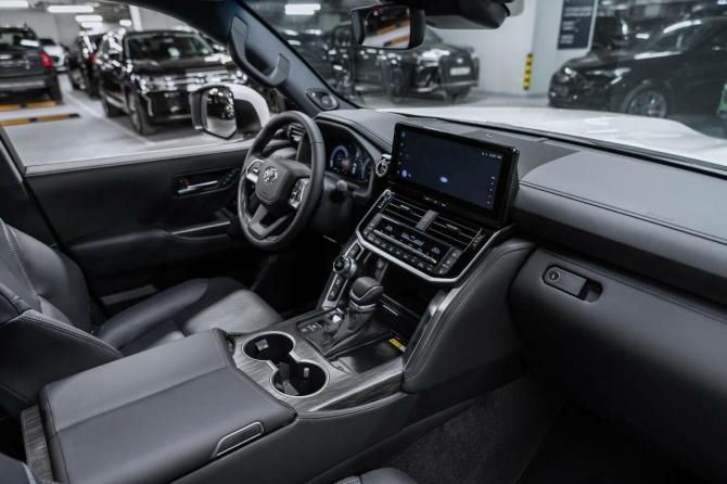 Новый Toyota Land Cruiser 300 Series 2026 года, цена 13 990 000 рублей, внедорожник, Автокод Объявления